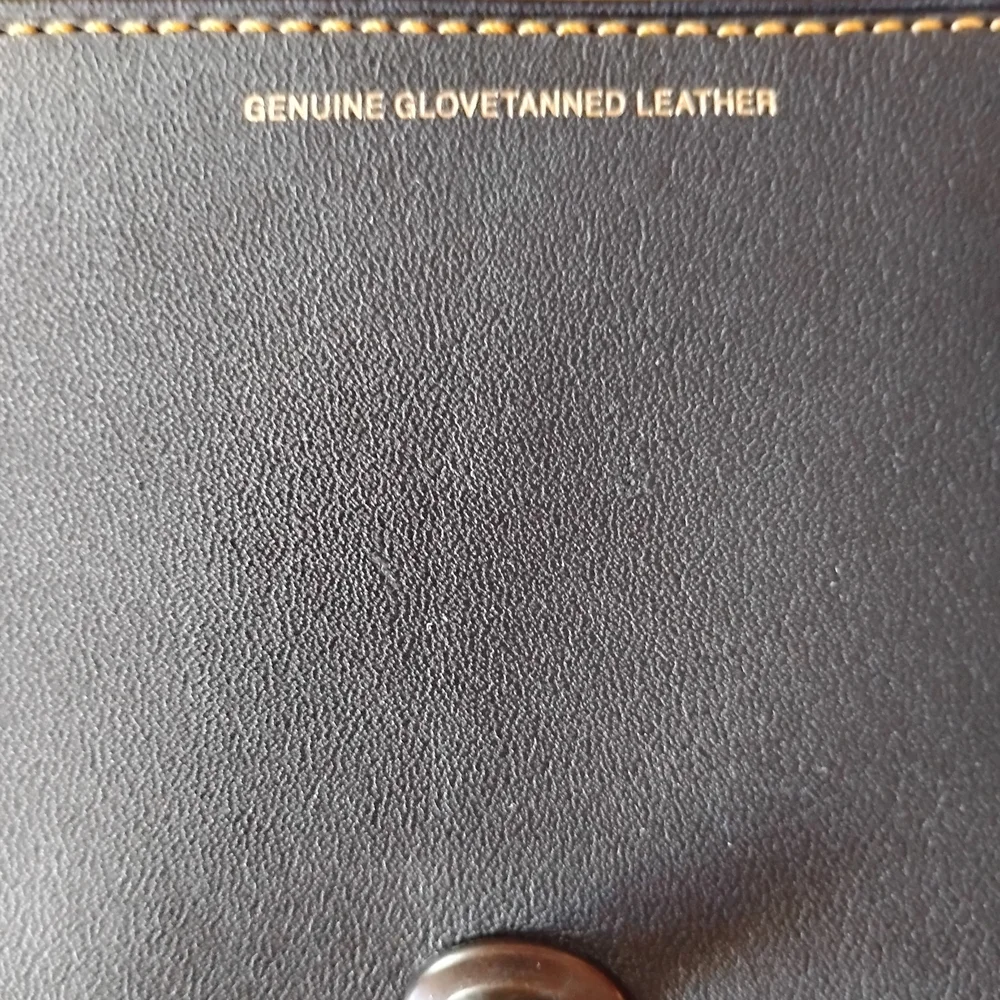 Coach Brown Leather Dinky Turn-Lock Crossbody Wallet with Contrasting Stitching